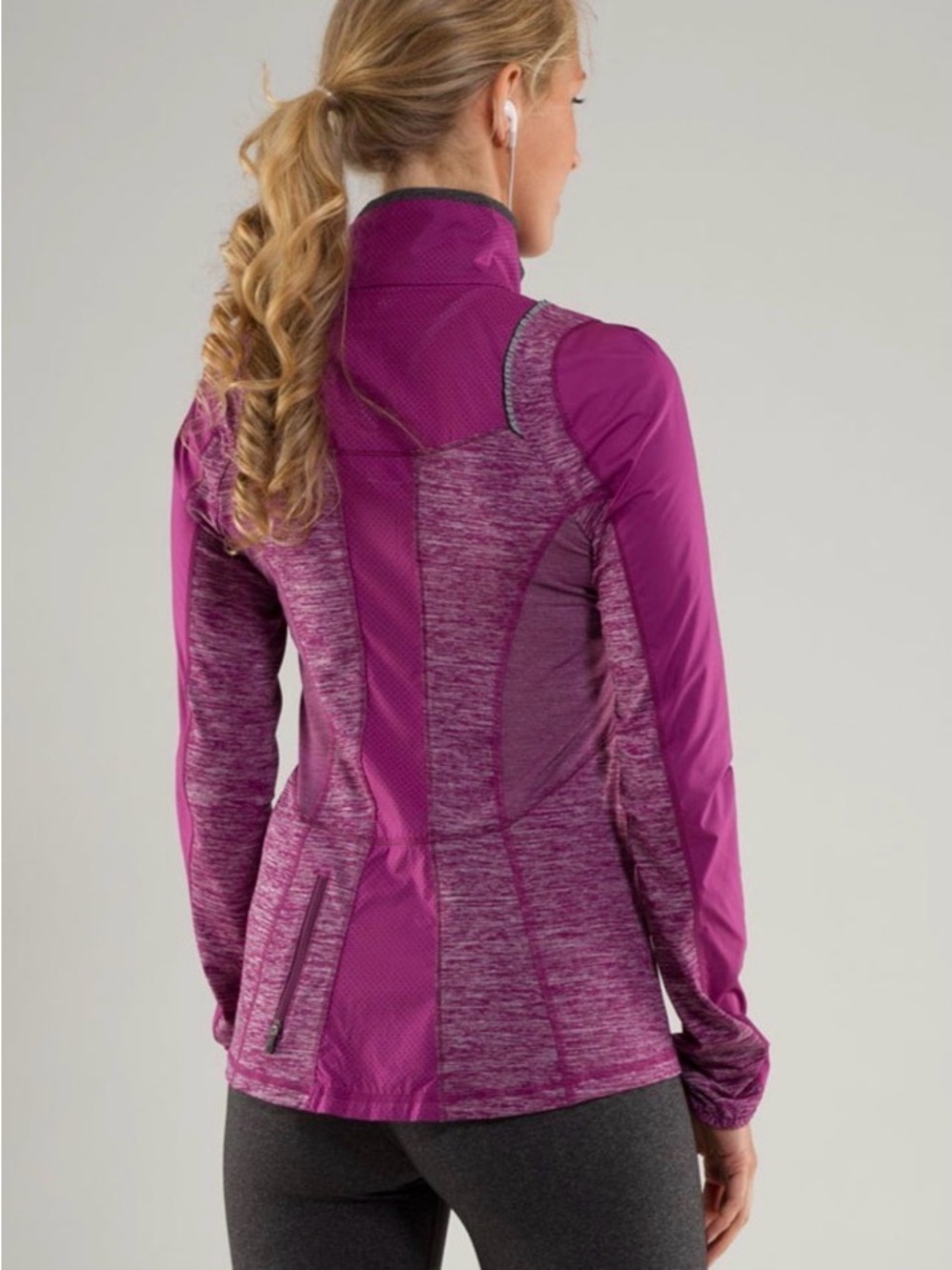 Lululemon Run Featherweight Hybrid Jacket Dew Berry Sz 4 B133 - Picture 2 of 5
